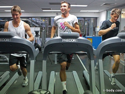 Упражнения на жиросжигание в тренажерном зале для мужчин